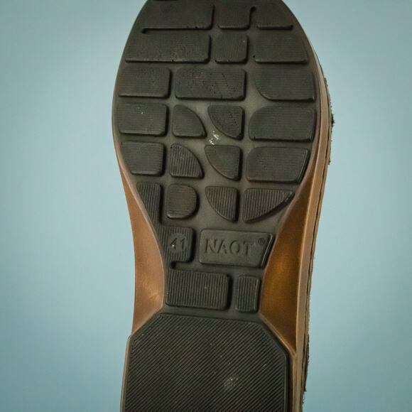 Naot 41 Size 10-10.5 Brown Leather Grommet Slip On Slides Comfort Sandals - Picture 6 of 7